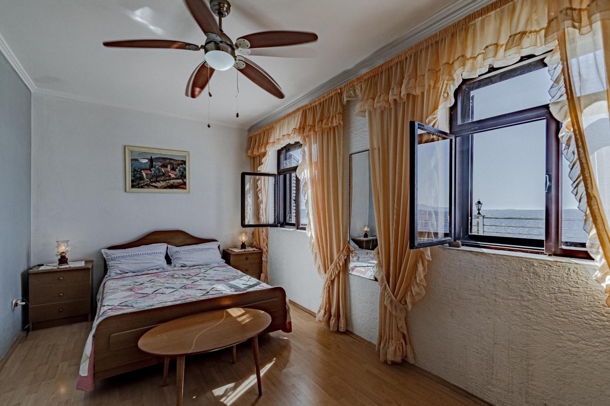 Family Friendly Apartments With A Swimming Pool Zavalatica, Korcula - 183 Exterior photo