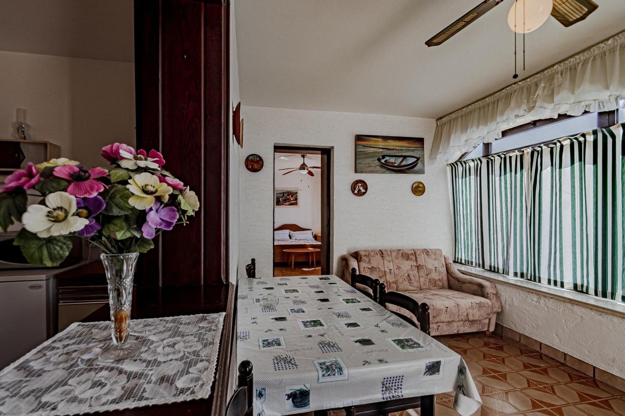 Family Friendly Apartments With A Swimming Pool Zavalatica, Korcula - 183 Room photo
